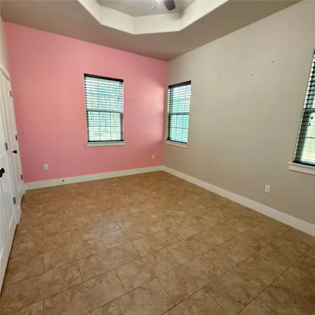 $3,800 | 127 Comanche Trail, Unit A, Elgin, TX 78621