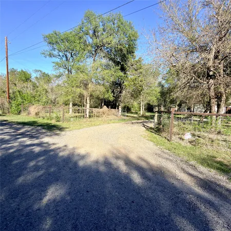 $3,800 | 127 Comanche Trail, Unit A, Elgin, TX 78621