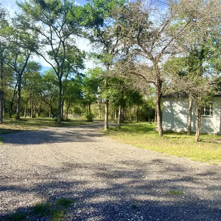 $3,800 | 127 Comanche Trail, Unit A, Elgin, TX 78621
