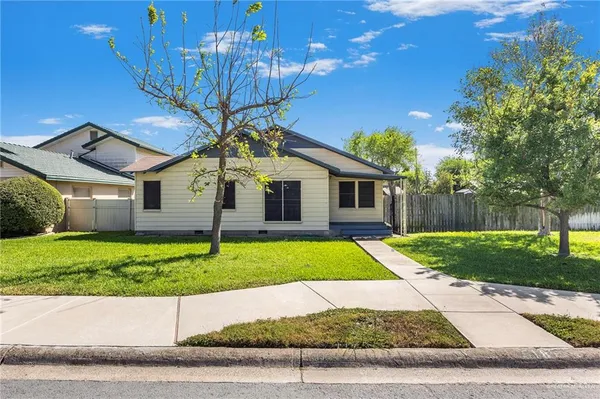 $1,300 | 518 East Kelly Avenue, Pharr, TX 78577