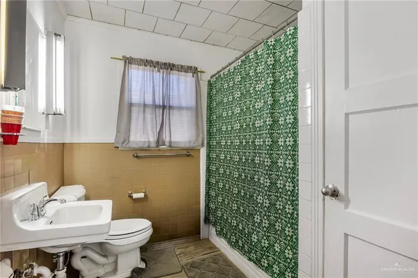 $1,300 | 518 East Kelly Avenue, Pharr, TX 78577