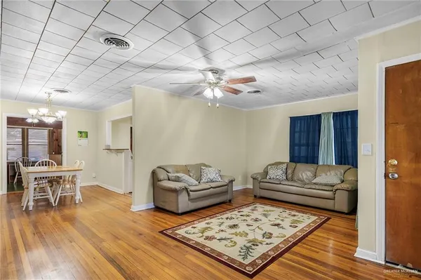 $1,300 | 518 East Kelly Avenue, Pharr, TX 78577