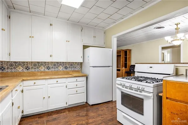 $1,300 | 518 East Kelly Avenue, Pharr, TX 78577