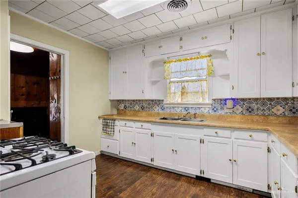 $1,300 | 518 East Kelly Avenue, Pharr, TX 78577