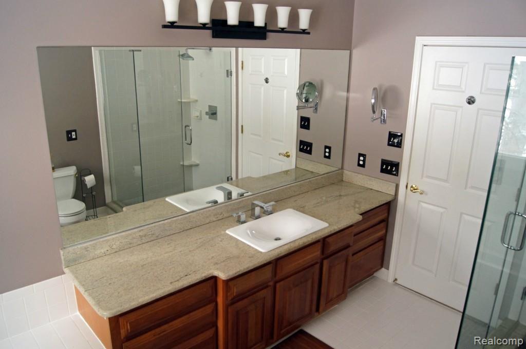 1794 Fox Run Rochester Hills, MI 48306 - Photo 24 of 36