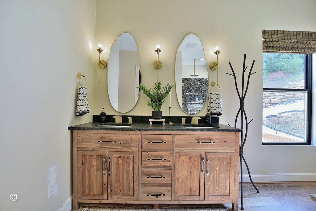 299 Coldiviees Road Hamilton, GA 31811 - Photo 21 of 55 a view of hall with mirror and window