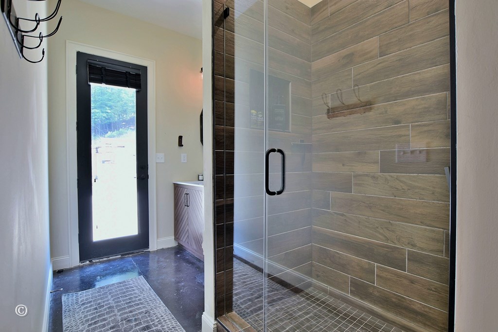 299 Coldiviees Road Hamilton, GA 31811 - Photo 28 of 55 a bathroom with a shower