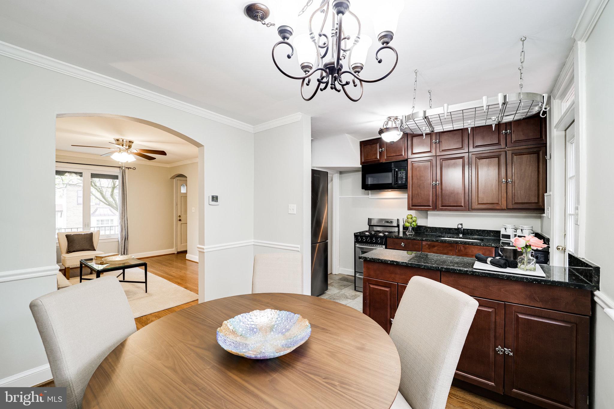 1126 Portner Road Alexandria, VA 22314 - Photo 6 of 26 Easy flow for entertaining