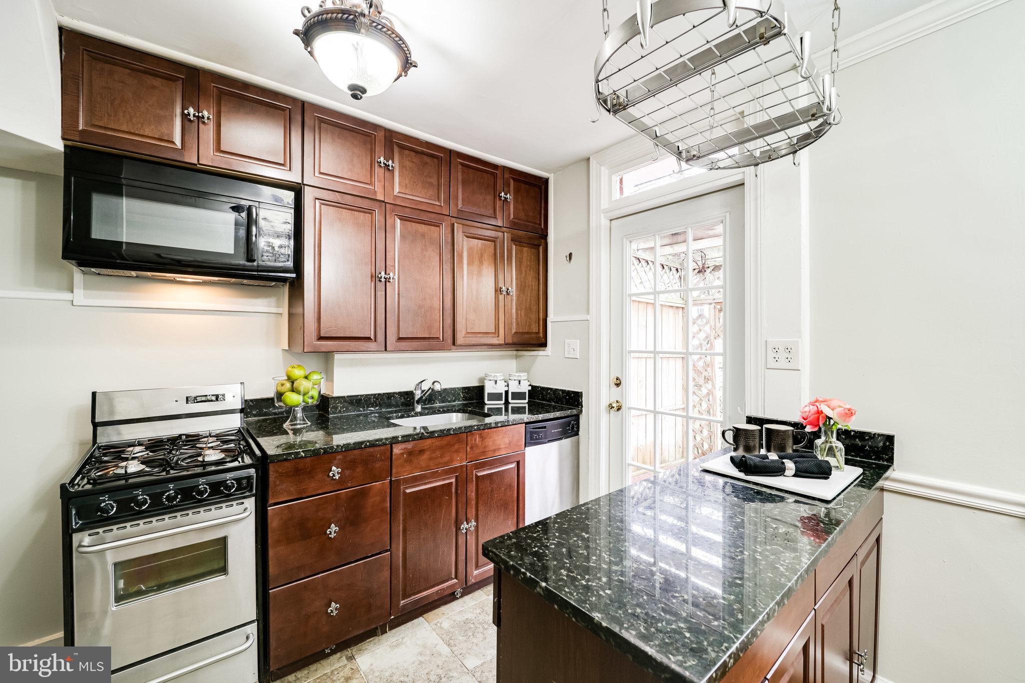 1126 Portner Road Alexandria, VA 22314 - Photo 9 of 26 Stainless steel appliances, plenty cabinet storage