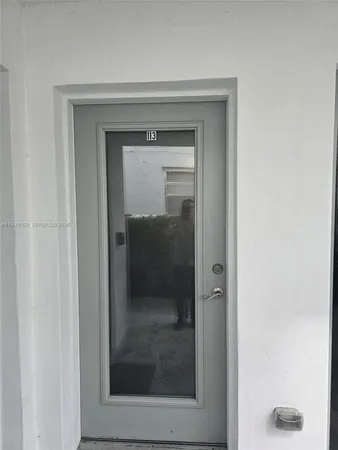 $1,900 | 1550 Pennsylvania Avenue, Unit 113, Miami Beach, FL 33139