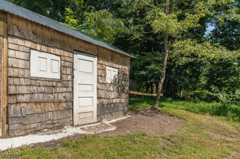 7080 Lt York-mtpleasant Milford, NJ 08848 - Photo 27 of 30 a backyard of a house with lots of green space