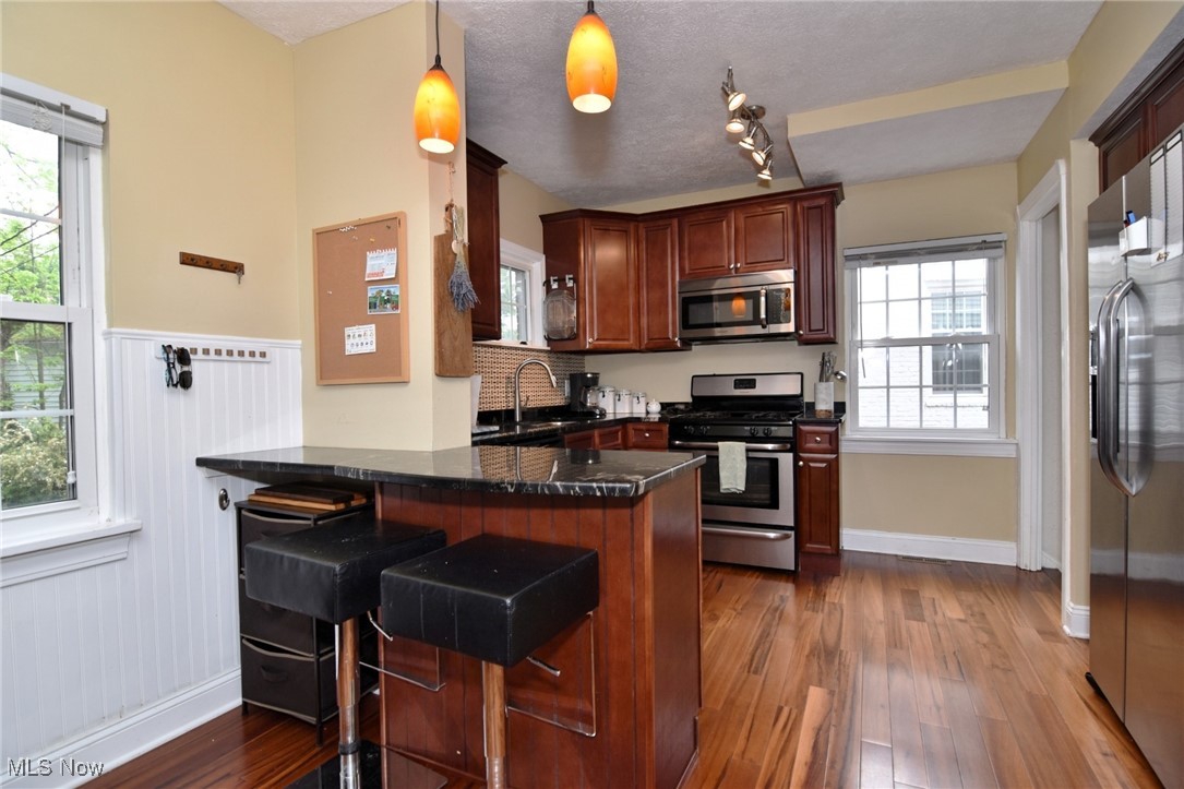 2369 Queenston Road Cleveland, OH 44118 - Photo 17 of 46 Gallery Image 17