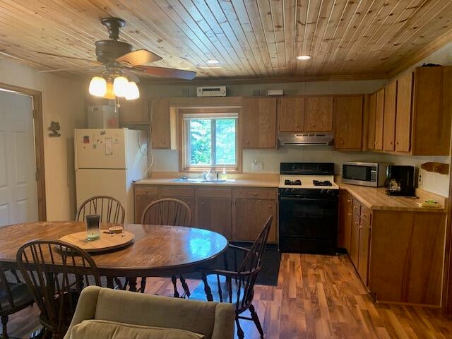9561 North Whitefish Point Road Paradise, MI 49768 - Photo 6 of 21 Gallery Image 6