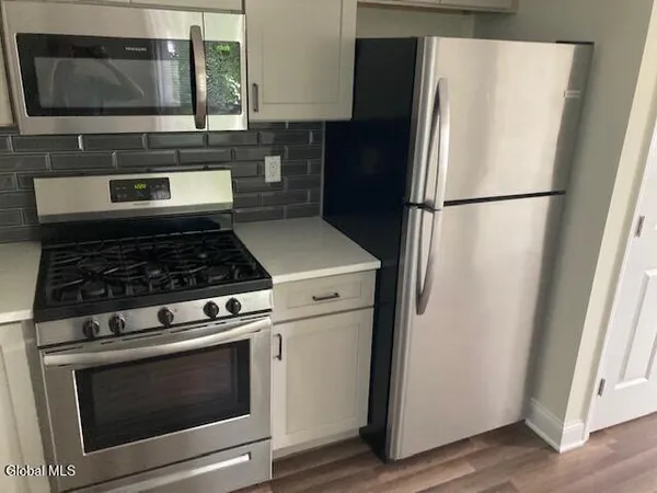 $1,800 | 4 Katherine Road, Unit 2, Colonie, NY 12205