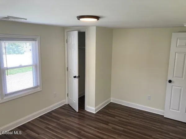 $1,800 | 4 Katherine Road, Unit 2, Colonie, NY 12205