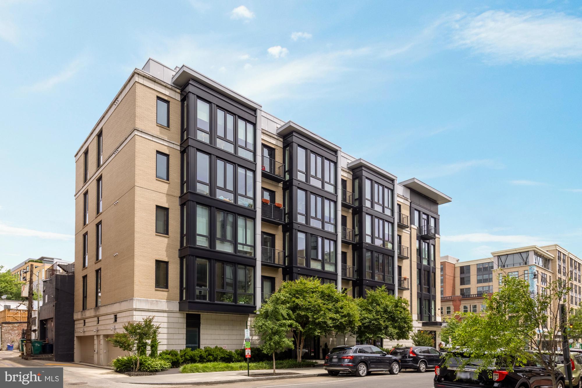 1405 W Street Northwest, Unit 203 Washington, DC 20009 - Photo 17 of 20 a front view of a building
