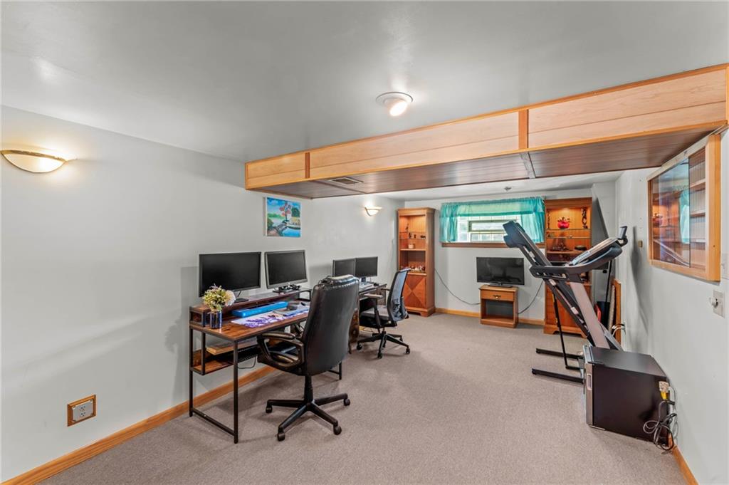 527 Pointview Road Pittsburgh, PA 15227 - Photo 18 of 25 a view of a room with gym equipment