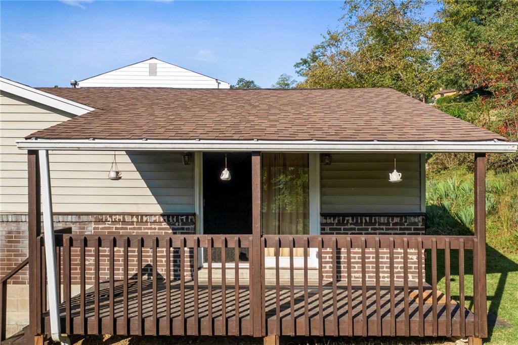 527 Pointview Road Pittsburgh, PA 15227 - Photo 22 of 25 a front view of a house