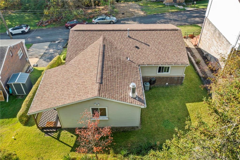 527 Pointview Road Pittsburgh, PA 15227 - Photo 23 of 25 an aerial view of a house with swimming pool and large trees