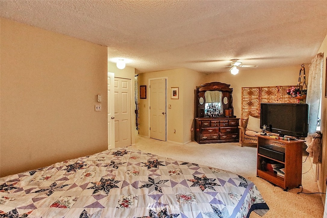13043 Madrona Road Southwest Port Orchard, WA 98367 - Photo 16 of 25 Gallery Image 16
