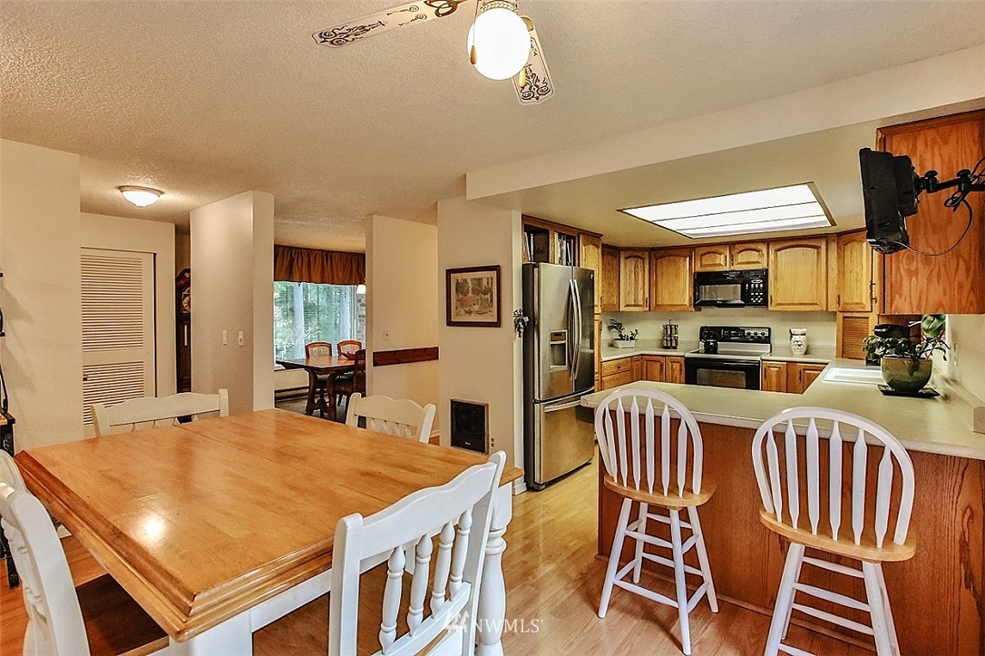 13043 Madrona Road Southwest Port Orchard, WA 98367 - Photo 6 of 25 Gallery Image 6