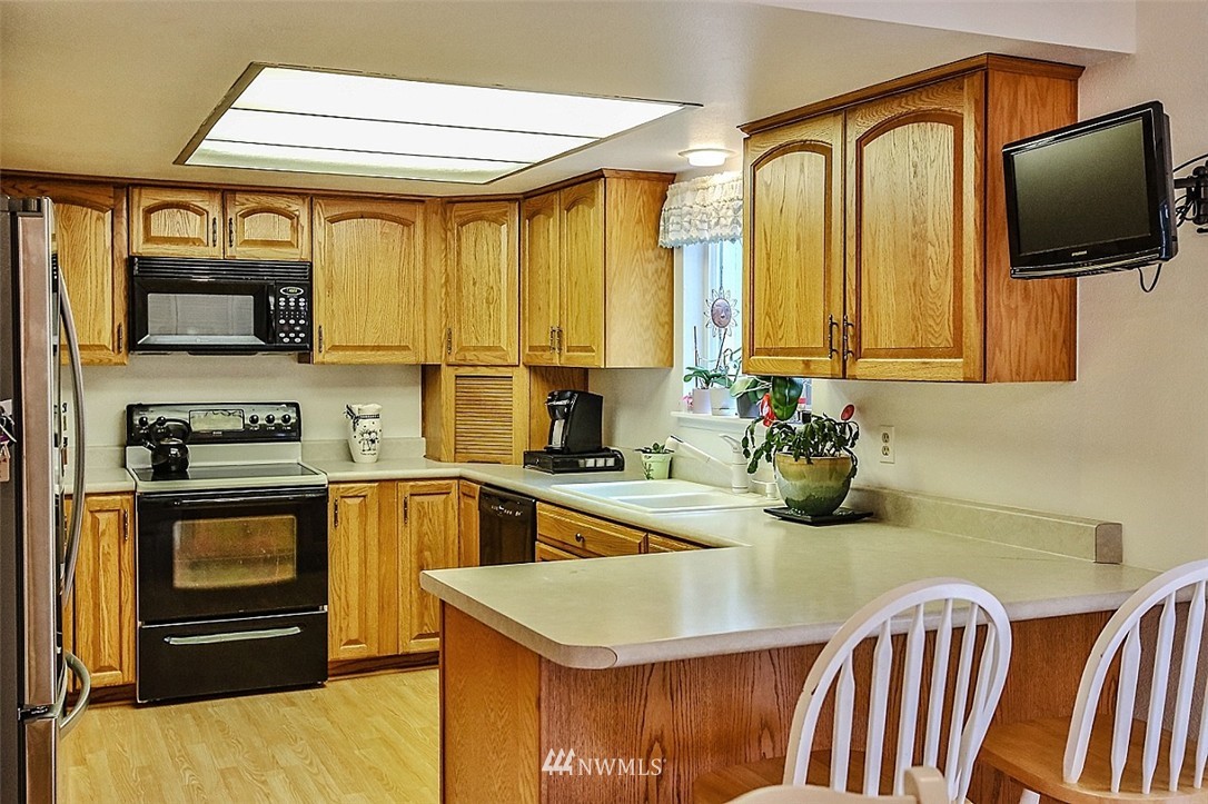 13043 Madrona Road Southwest Port Orchard, WA 98367 - Photo 7 of 25 Gallery Image 7