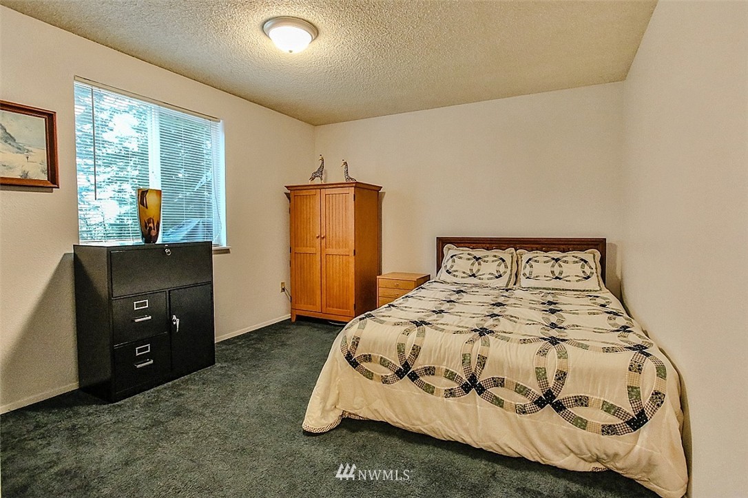13043 Madrona Road Southwest Port Orchard, WA 98367 - Photo 9 of 25 Gallery Image 9
