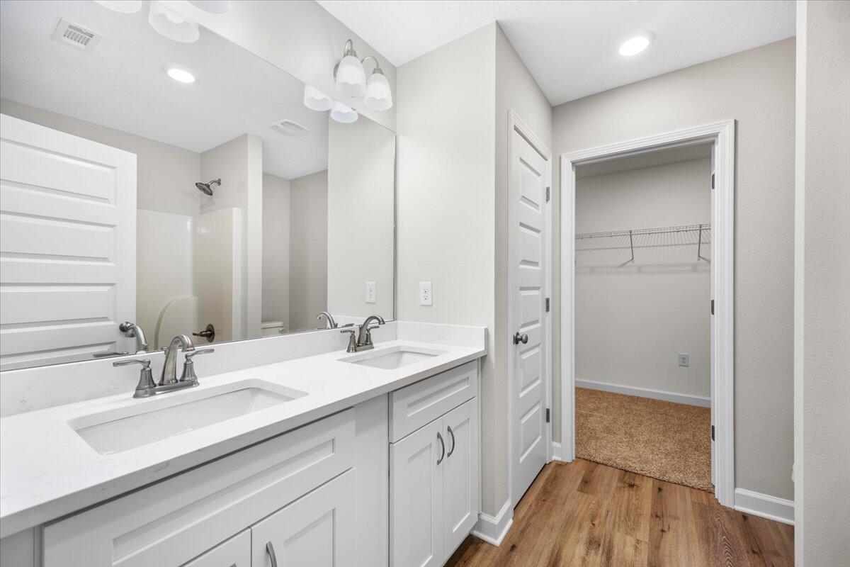3158 Chestnut Street Crestview, FL 32539 - Photo 8 of 16 Master Bath