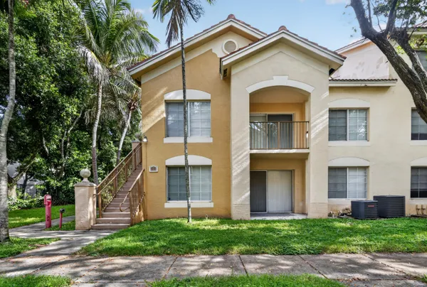 $1,800 | 4271 San Marino Boulevard, Unit 201, West Palm Beach, FL 33409