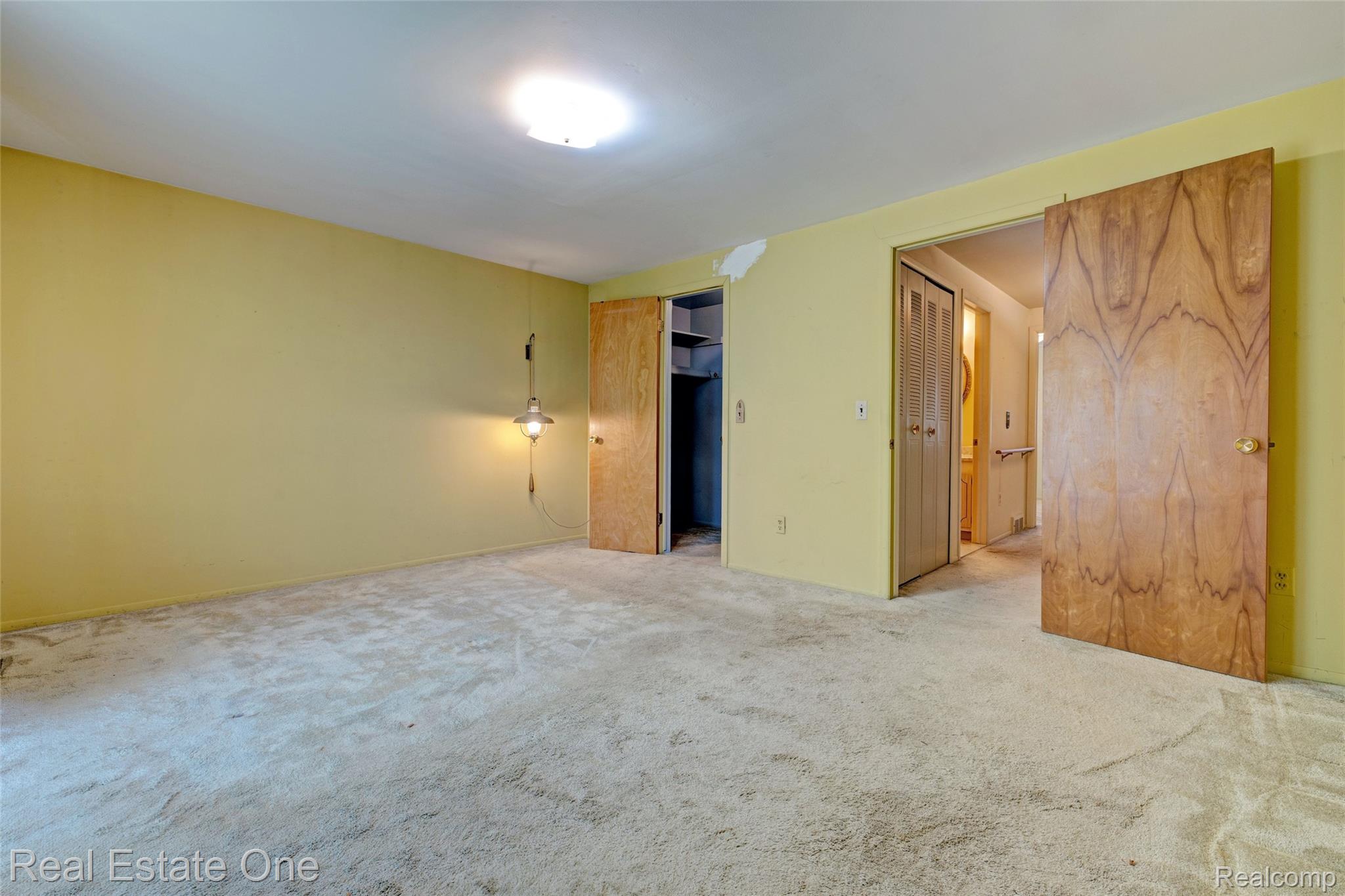 4456 15 Mile Road Sterling Heights, MI 48310 - Photo 17 of 31 19) Upstairs Bedroom 2.jpg