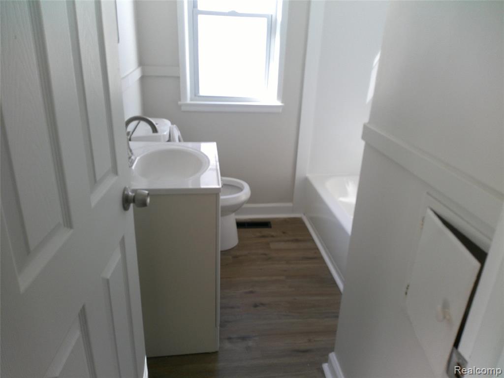 846 West Hemphill Road Flint, MI 48507 - Photo 10 of 20