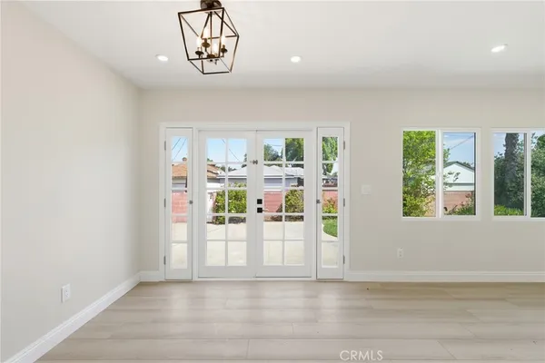 $5,500 | 19649 Friar Street, Tarzana, CA 91335