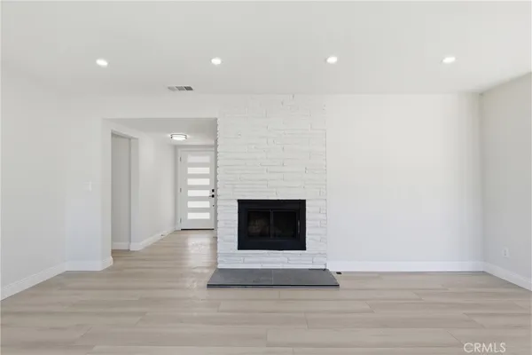 $5,500 | 19649 Friar Street, Tarzana, CA 91335