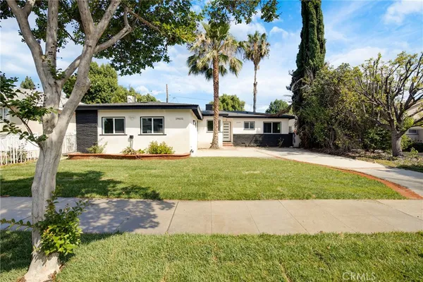 $5,500 | 19649 Friar Street, Tarzana, CA 91335