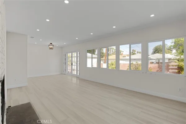 $5,500 | 19649 Friar Street, Tarzana, CA 91335