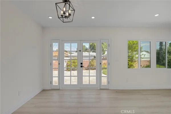$5,500 | 19649 Friar Street, Tarzana, CA 91335