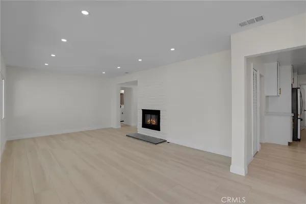 $5,500 | 19649 Friar Street, Tarzana, CA 91335