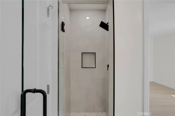 $5,500 | 19649 Friar Street, Tarzana, CA 91335
