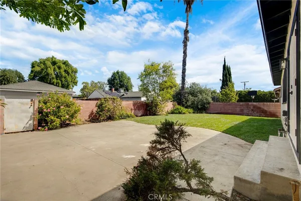 $5,500 | 19649 Friar Street, Tarzana, CA 91335