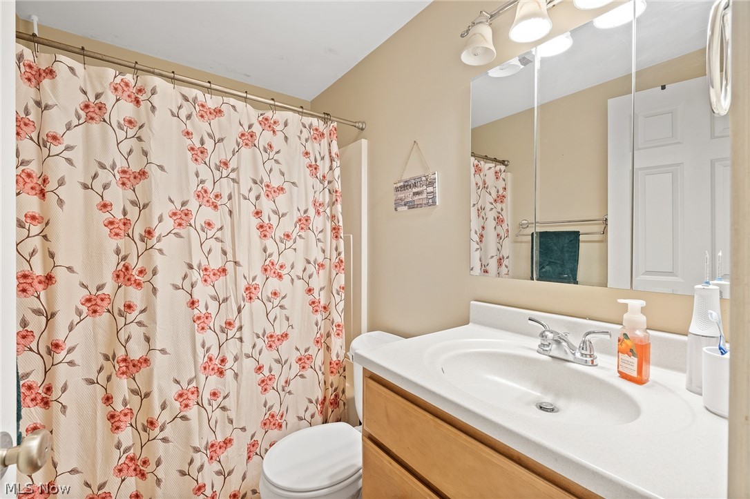 8382 Chagrin Road Chagrin Falls, OH 44023 - Photo 18 of 31 Gallery Image 18