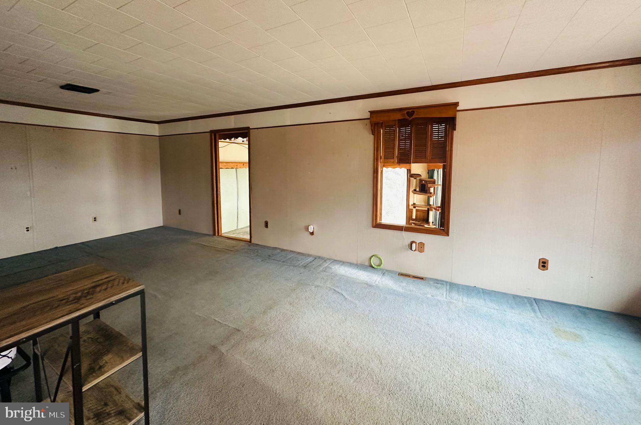 15337 Russell Road Delmar, DE 19940 - Photo 7 of 11 Living Room