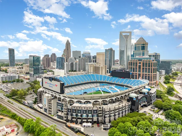 a view of a houses with a yard