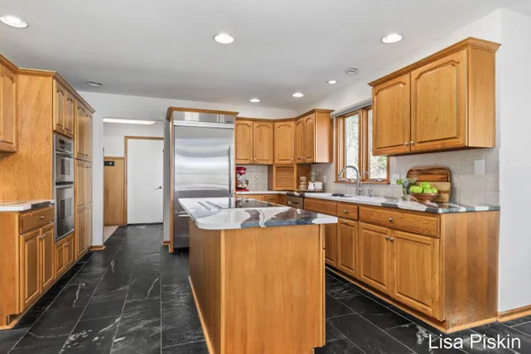 $740,000 | 2197 Knollpoint Drive Northeast, Ada, MI 49301