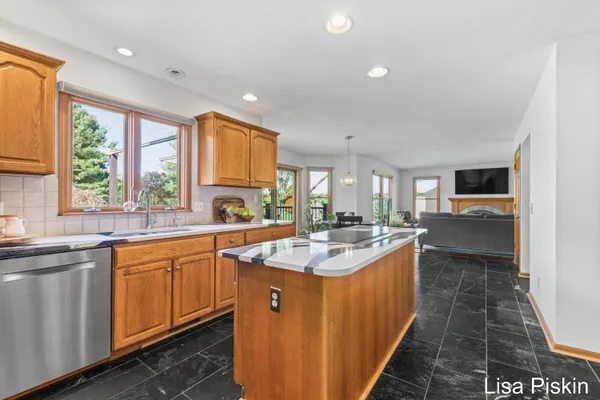 $740,000 | 2197 Knollpoint Drive Northeast, Ada, MI 49301