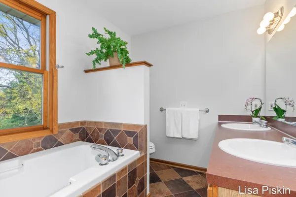 $740,000 | 2197 Knollpoint Drive Northeast, Ada, MI 49301