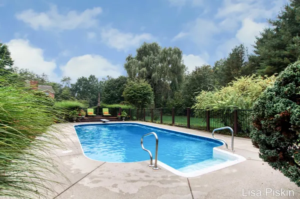 $740,000 | 2197 Knollpoint Drive Northeast, Ada, MI 49301