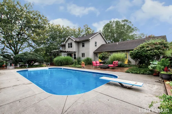 $740,000 | 2197 Knollpoint Drive Northeast, Ada, MI 49301