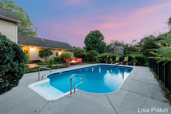 $740,000 | 2197 Knollpoint Drive Northeast, Ada, MI 49301