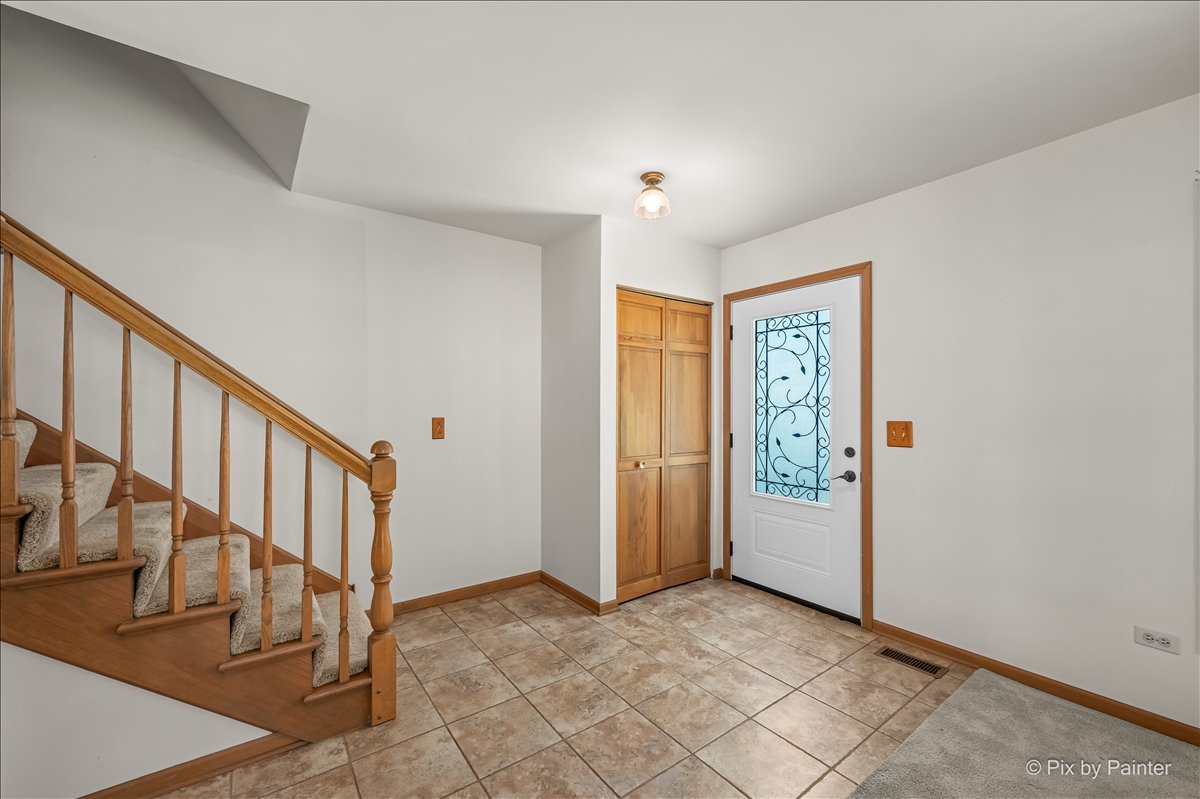 221 Foxmoor Road Fox River Grove, IL 60021 - Photo 13 of 29