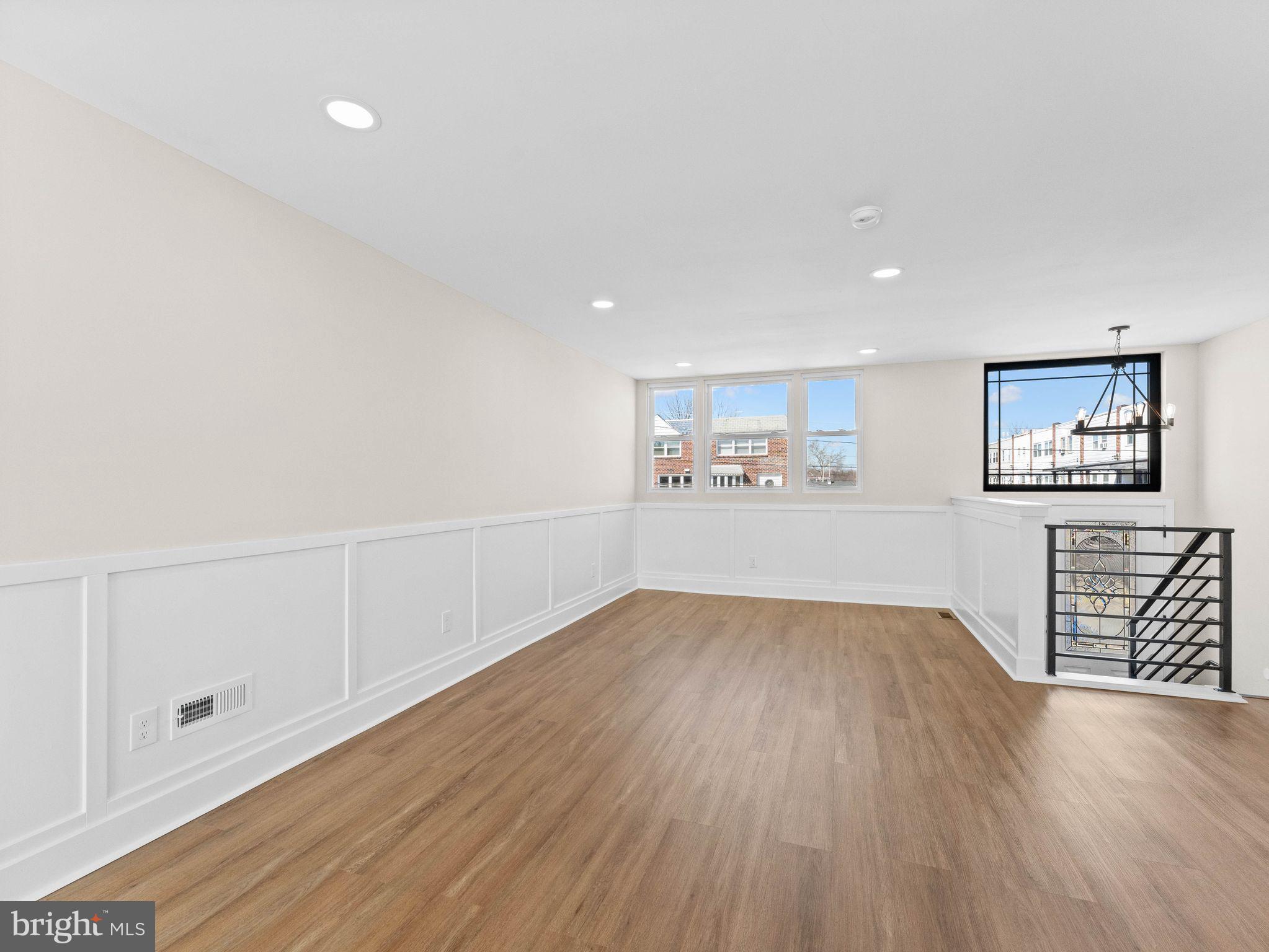 12217 Sweet Briar Road Philadelphia, PA 19154 - Photo 5 of 29 Gallery Image 5